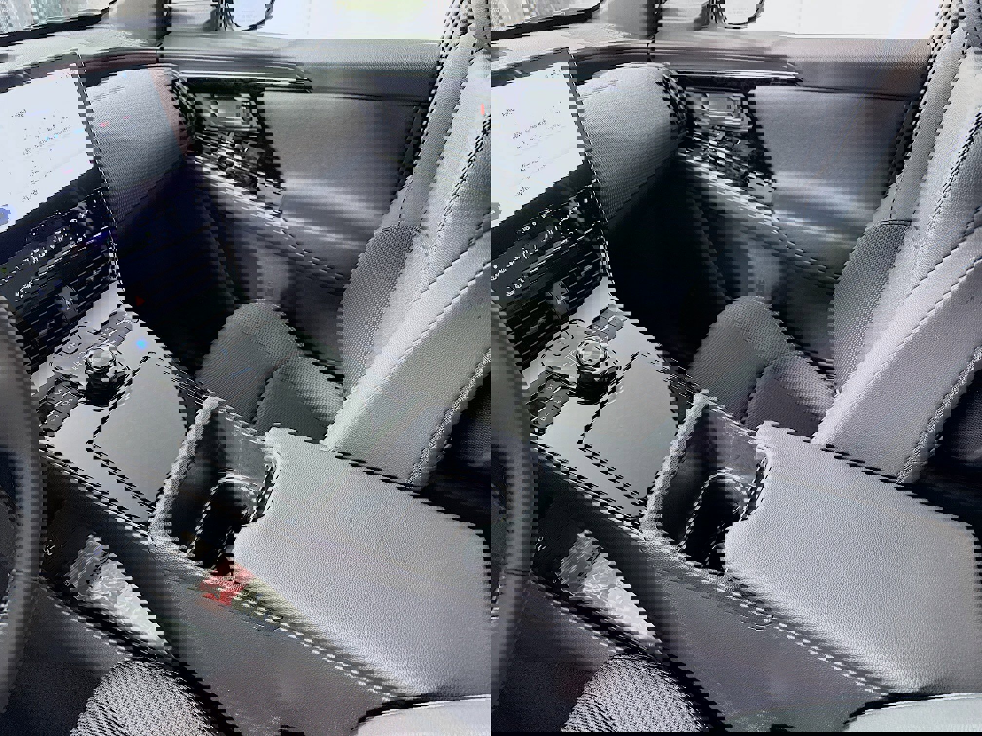 Used 2025 Toyota bZ4X FWD image 25