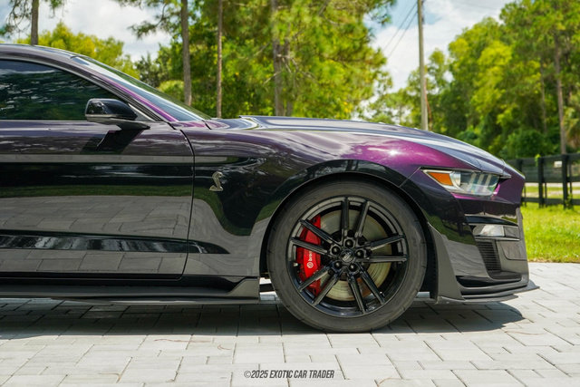 Used 2022 Ford Mustang Shelby GT500 w/ Technology Package image 11