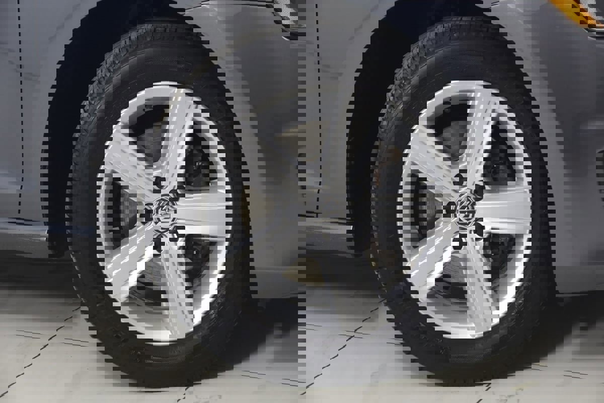 Used 2017 Volkswagen Golf Wolfsburg Edition image 14