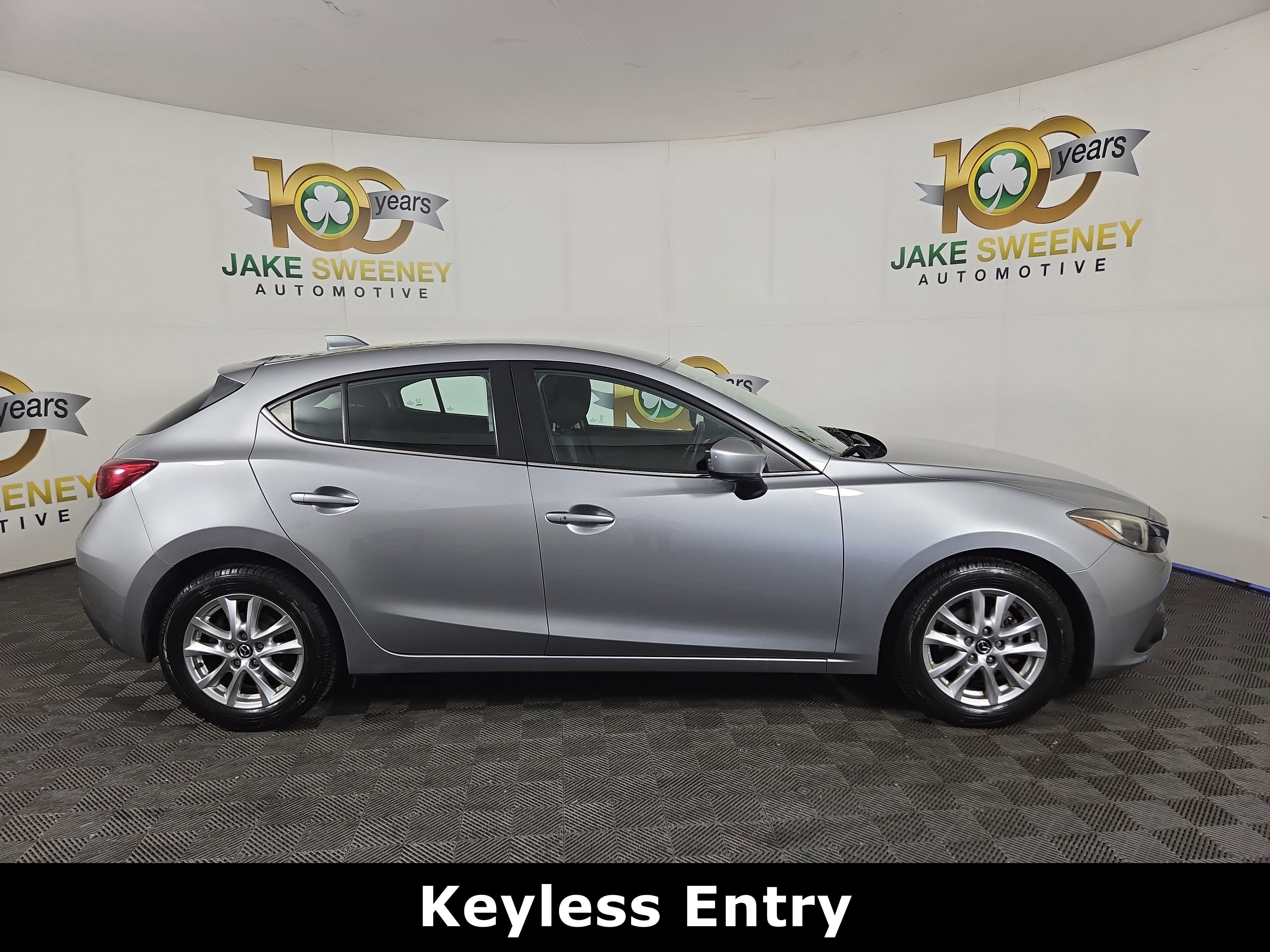 Used 2014 MAZDA MAZDA3 i Touring w/ Technology Package image 10