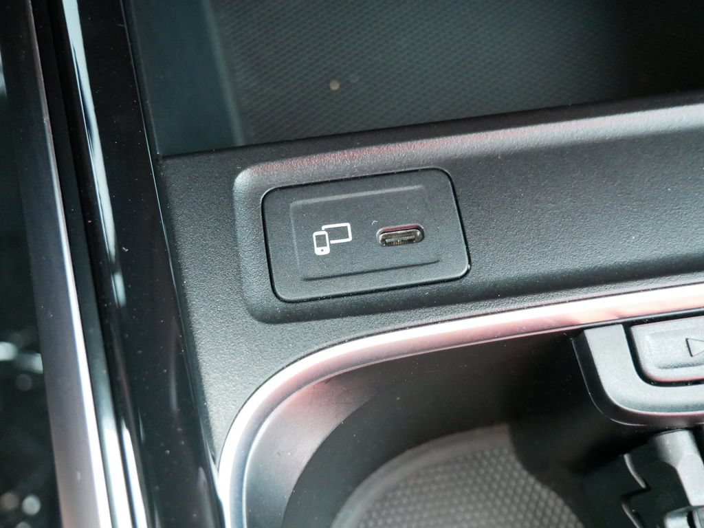 Used 2023 Mercedes-Benz GLB 250 4MATIC image 24