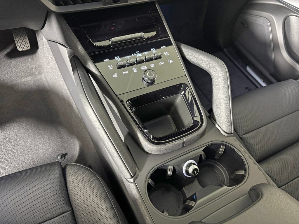Certified 2026 Porsche Cayenne AWD/4WD image 29