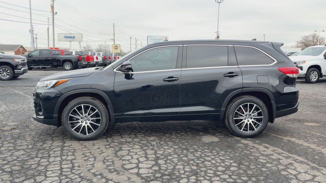 Used 2017 Toyota Highlander SE image 5