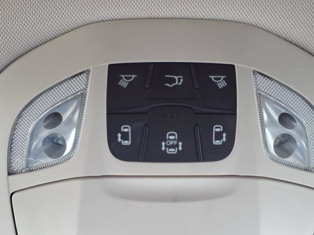 Used 2024 Chrysler Pacifica Touring-L FWD image 25