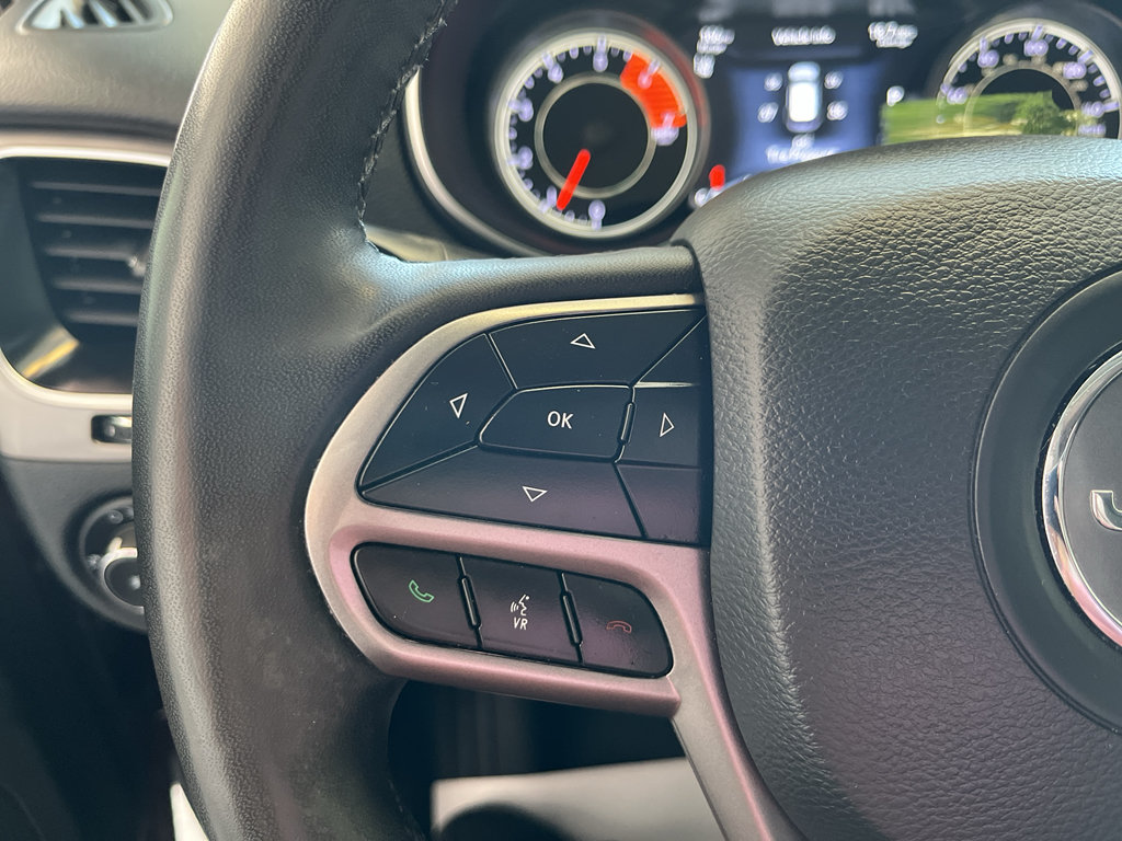 Used 2022 Jeep Cherokee Latitude Lux FWD image 19