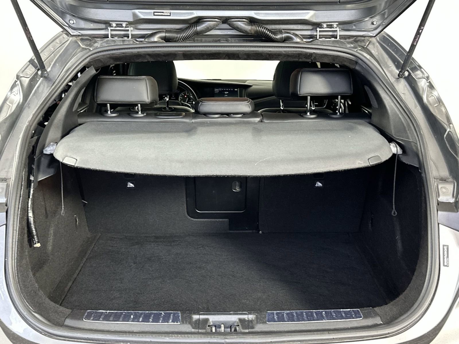 Used 2018 INFINITI QX30 image 25