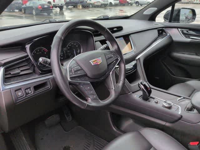 Used 2023 Cadillac XT5 Premium Luxury AWD/4WD image 2