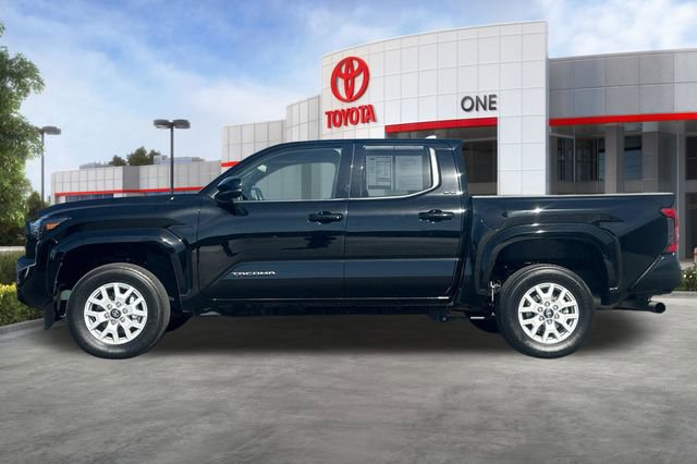 Used 2025 Toyota Tacoma SR5 AWD/4WD image 8