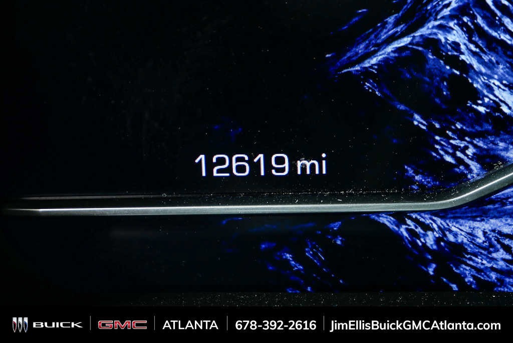 Used 2024 GMC Sierra 1500 AT4 w/ Technology Package image 9