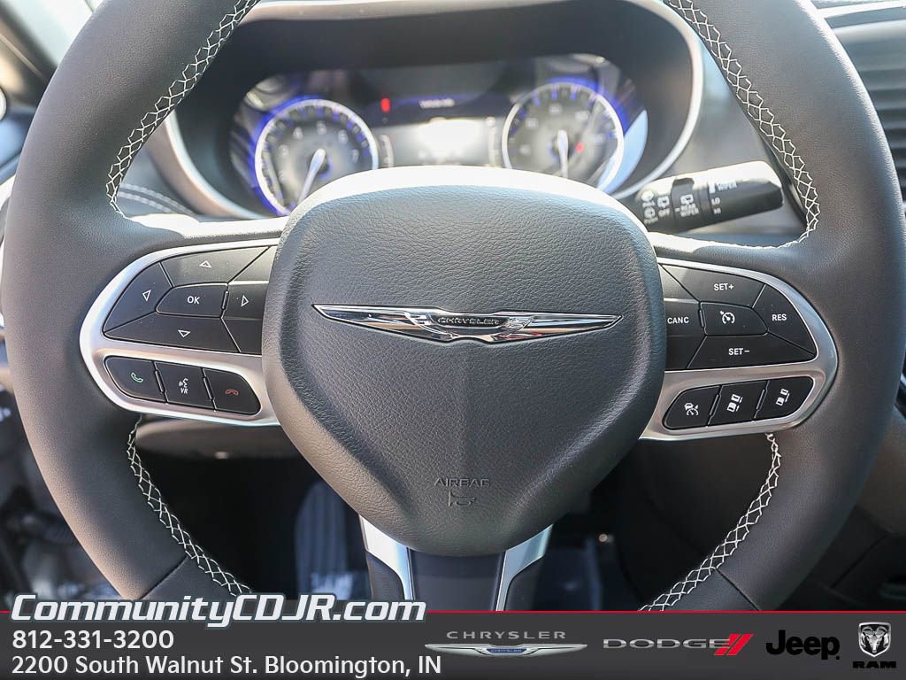 New 2026 Chrysler Pacifica Select image 13