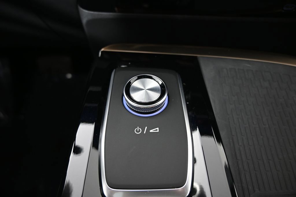 Used 2025 Buick Enclave Avenir image 34