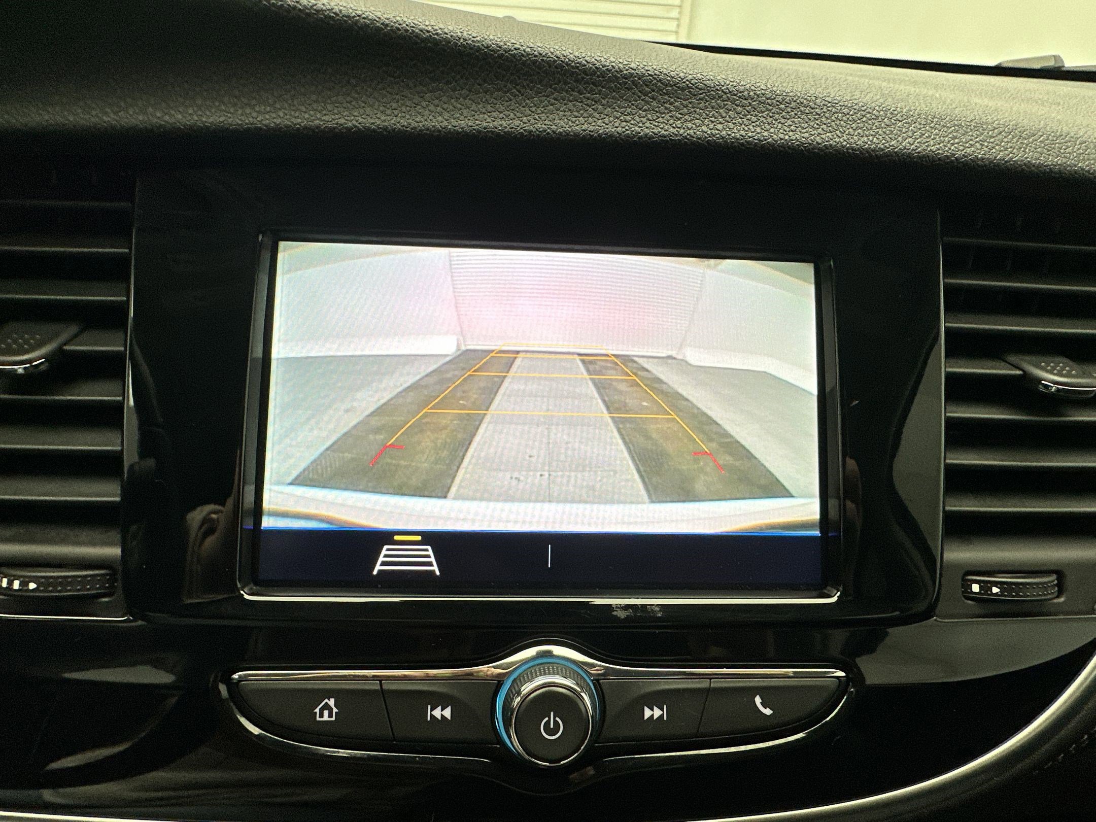 Certified 2022 Buick Encore Preferred w/ Safety Package image 23