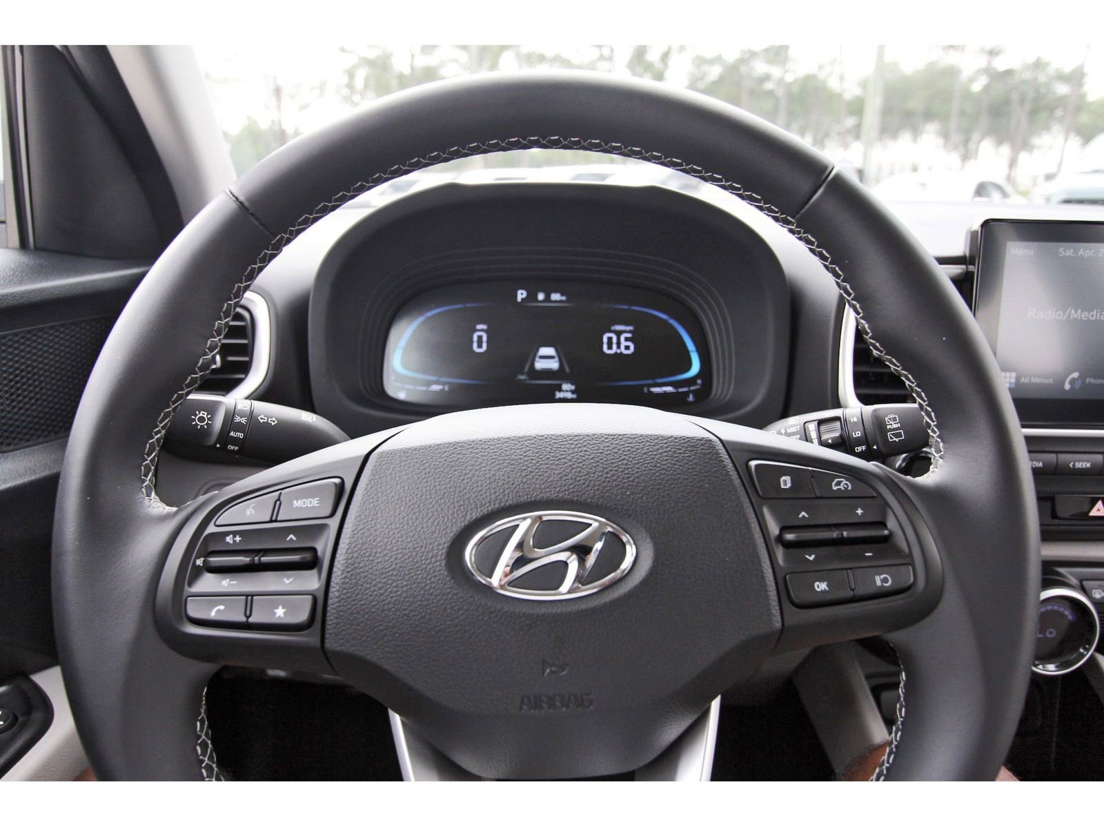 Used 2025 Hyundai Venue SEL FWD image 17