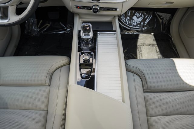 New 2026 Volvo XC60 B5 Ultra w/ Protection Package Premier image 28