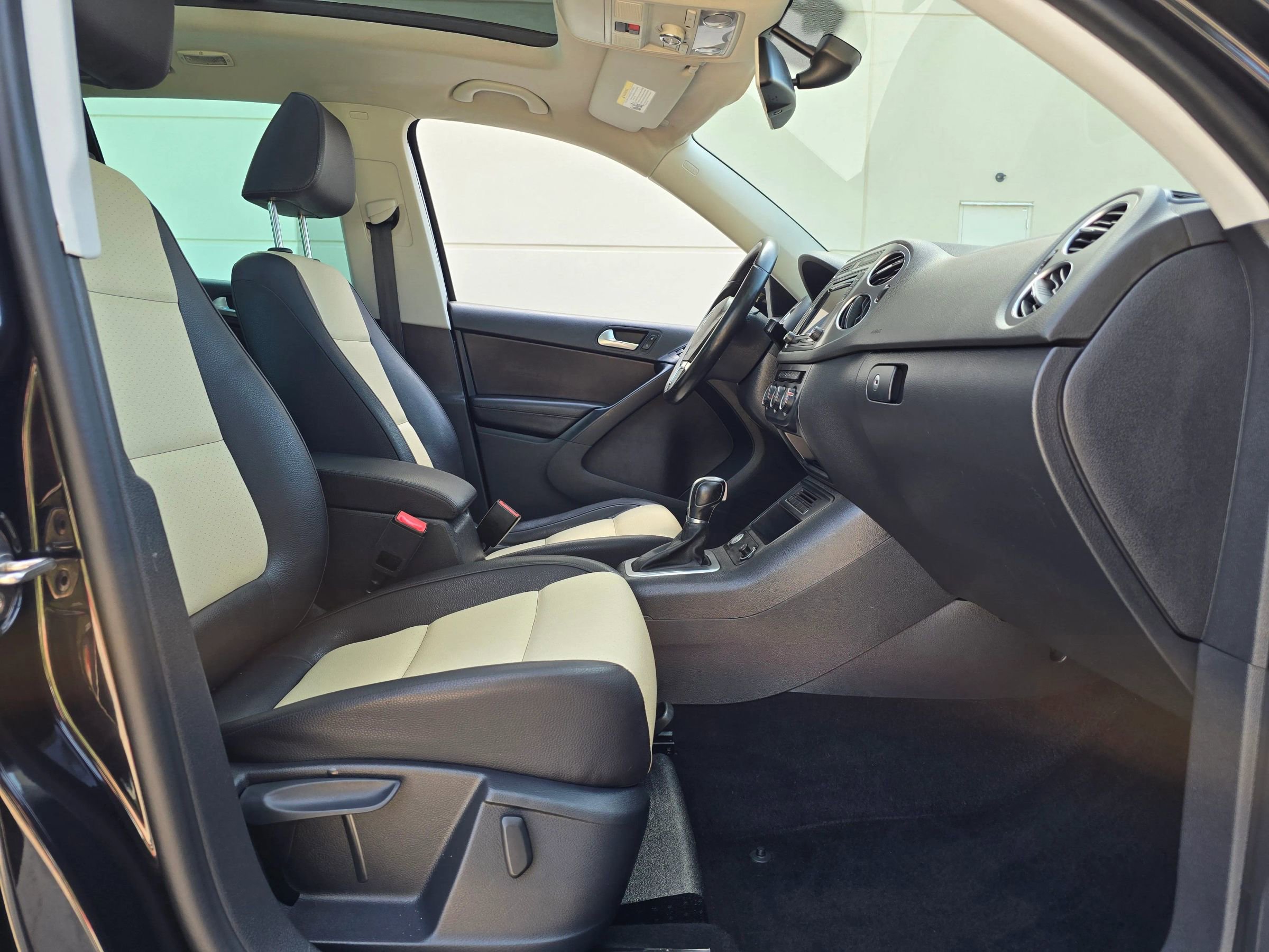 Used 2017 Volkswagen Tiguan Wolfsburg Edition AWD/4WD image 21