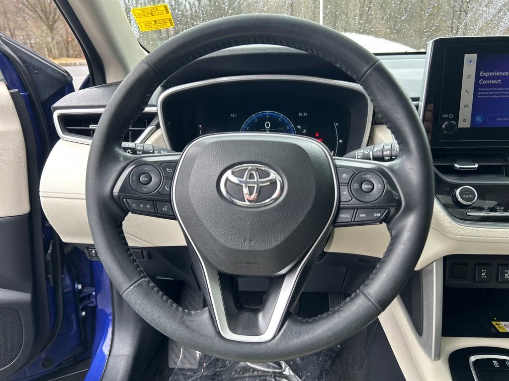 Used 2023 Toyota Corolla Cross XLE w/ Convenience Package image 22