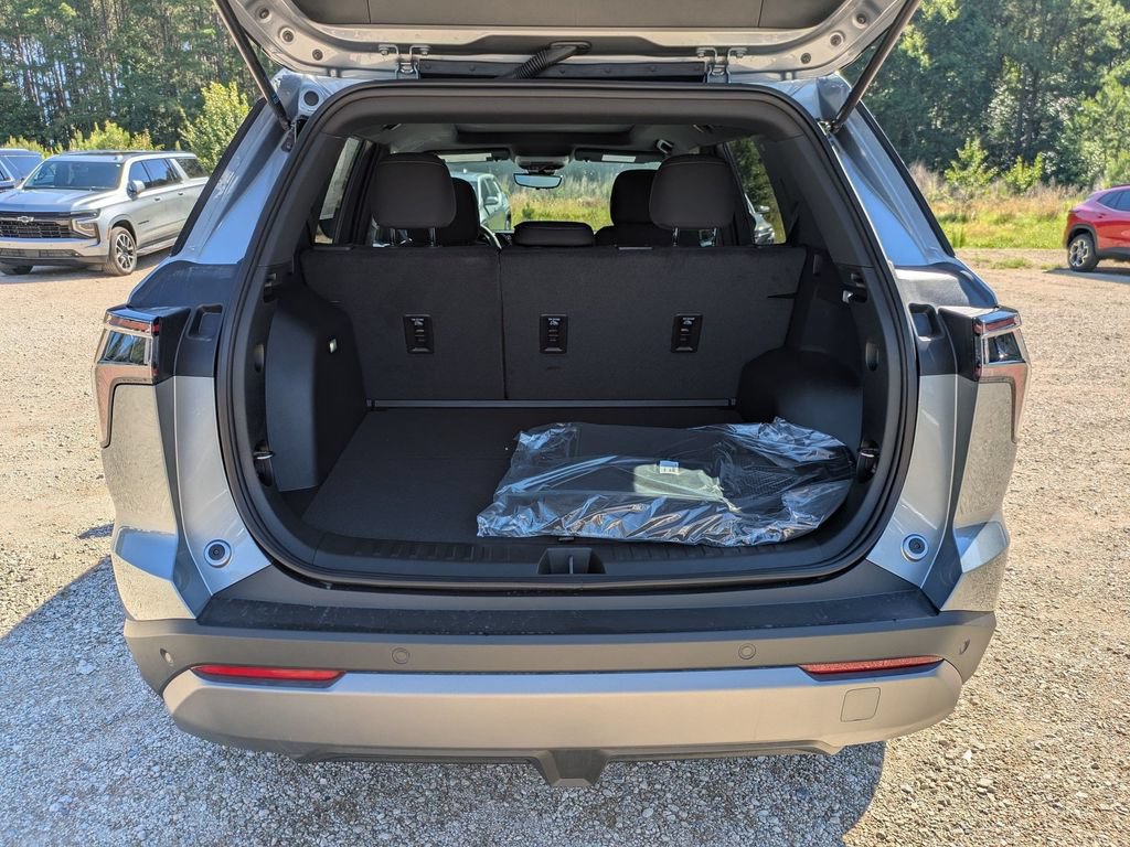 New 2026 Chevrolet Equinox LT w/ Safety and Technology Package FWD image 30