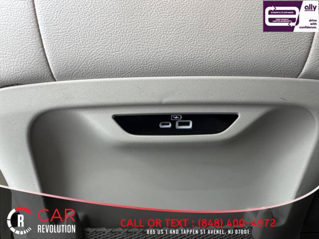 Used 2021 Chrysler Pacifica Touring-L FWD image 57