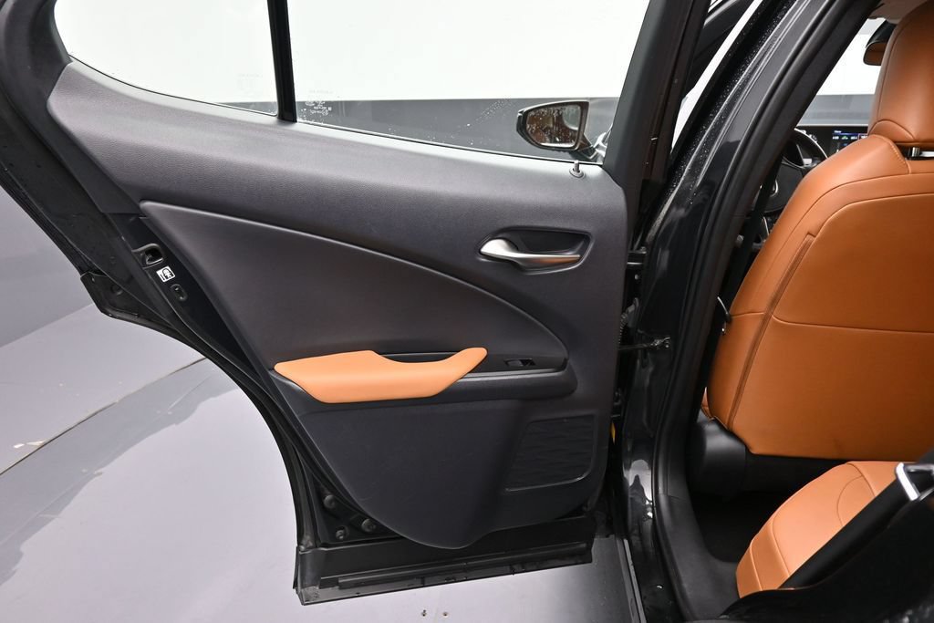 Used 2021 Lexus UX 200 w/ Accessory Package (Z2) FWD image 23
