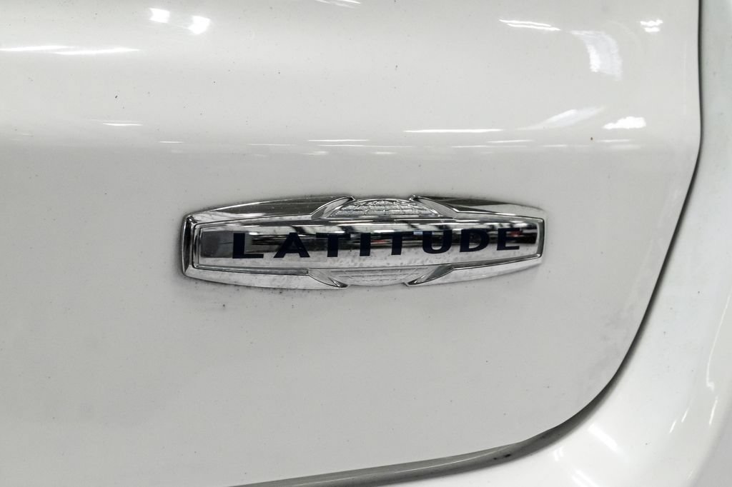 Used 2019 Jeep Compass Latitude w/ Popular Equipment Group AWD/4WD image 29