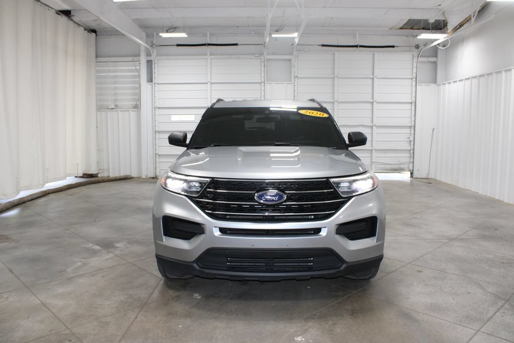 Used 2020 Ford Explorer XLT w/ Comfort Package RWD image 3