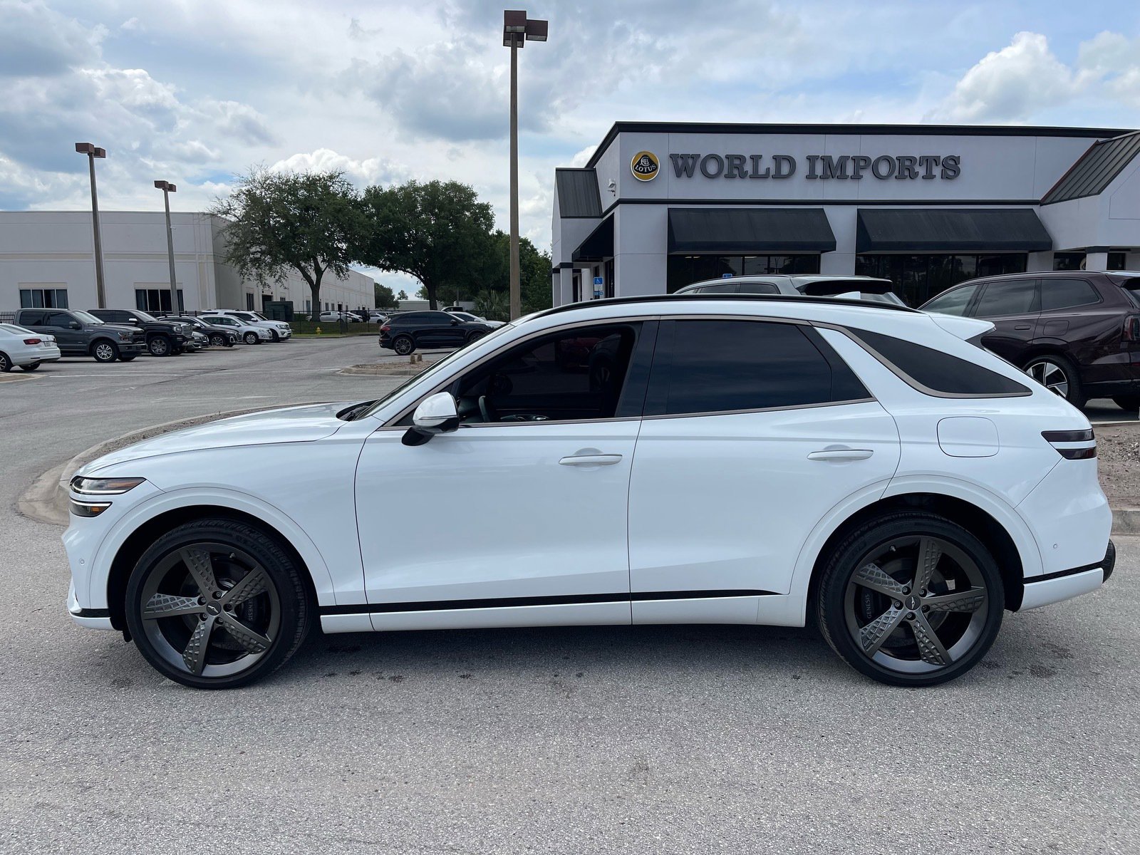 Used 2024 Genesis GV70 3.5T Sport w/ Sport Prestige Package AWD/4WD image 49