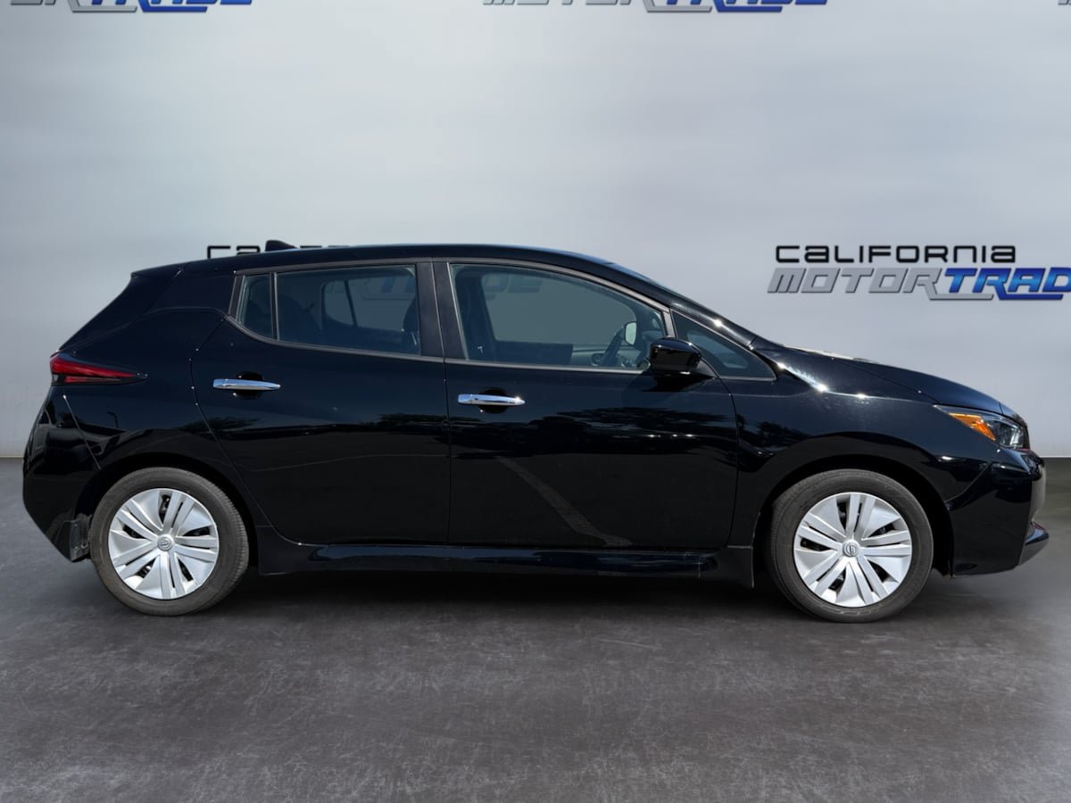 Used 2025 Nissan Leaf S FWD image 4