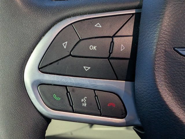 Used 2023 Chrysler Pacifica Touring-L FWD image 26
