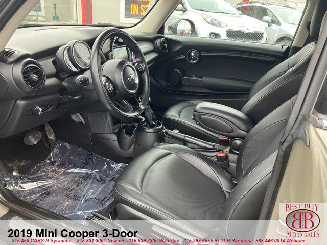 Used 2019 MINI Cooper 2-Door Hardtop w/ Storage Package image 10