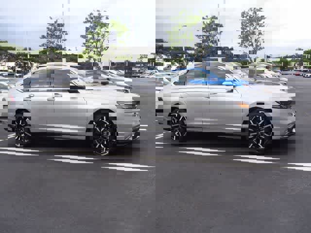 Used 2025 Honda Accord Touring image 5