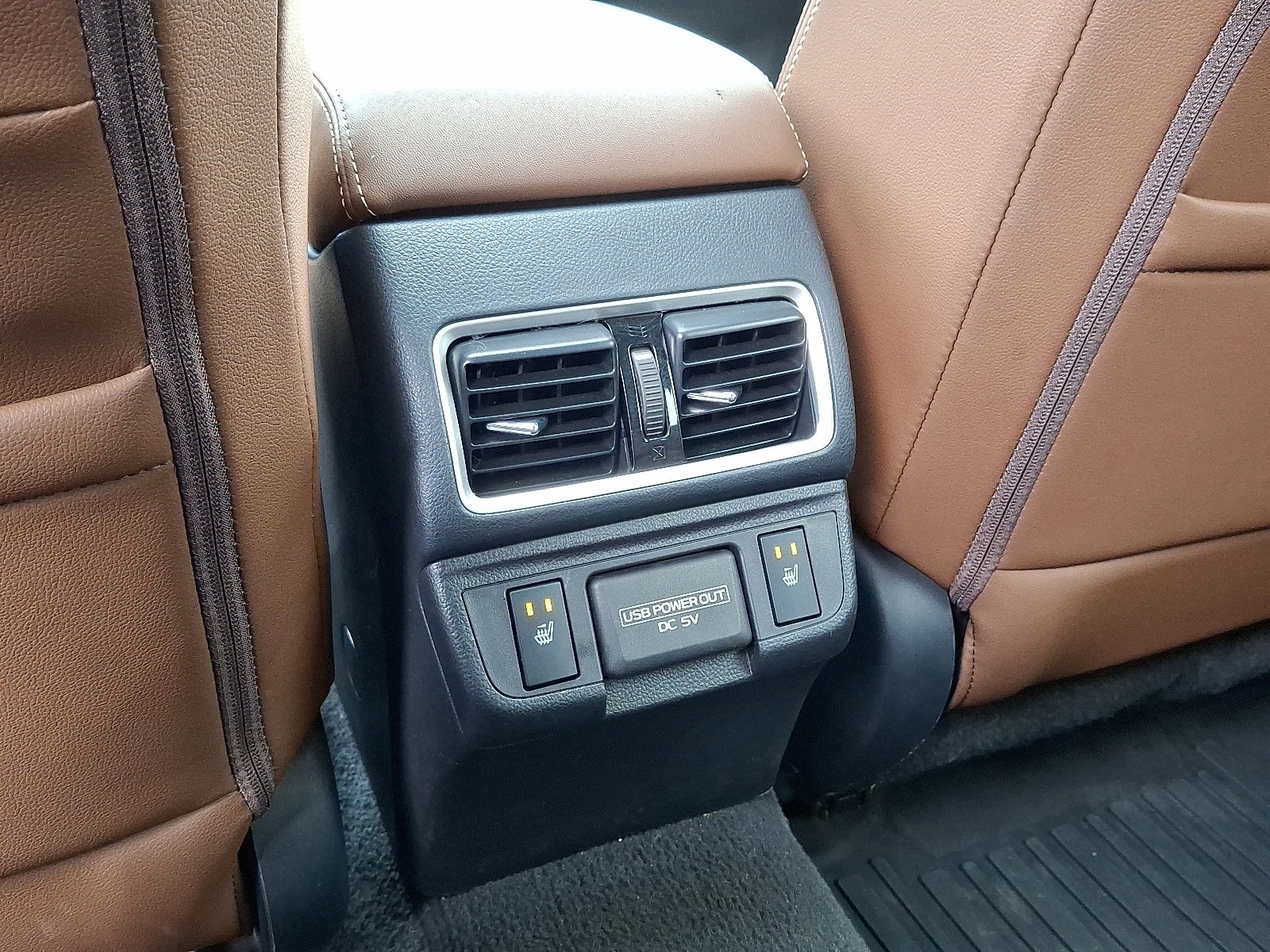 Used 2018 Subaru Outback 2.5i Touring AWD/4WD image 12