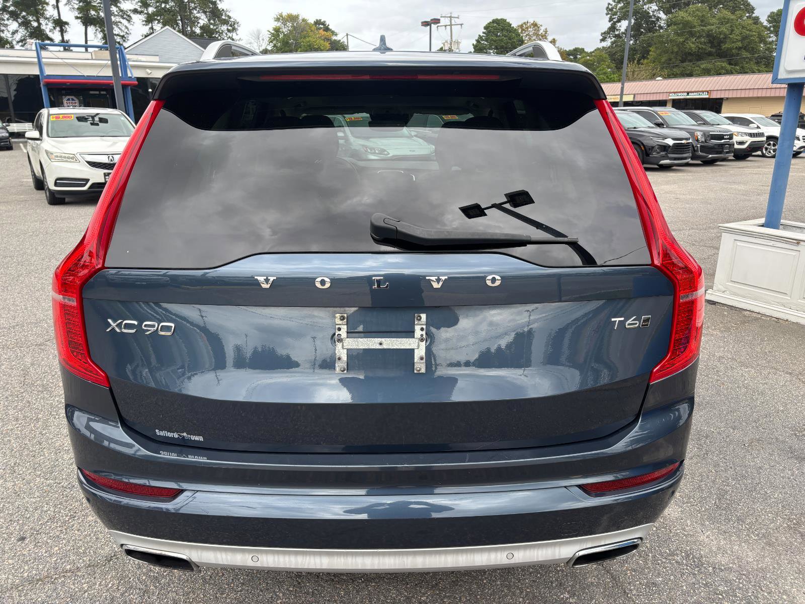 Used 2019 Volvo XC90 T6 Momentum w/ Advanced Package image 4
