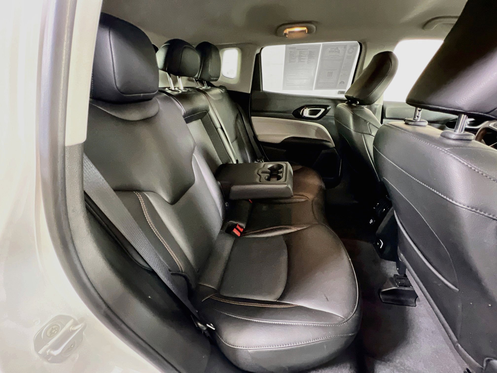 Used 2022 Jeep Compass Limited AWD/4WD image 25