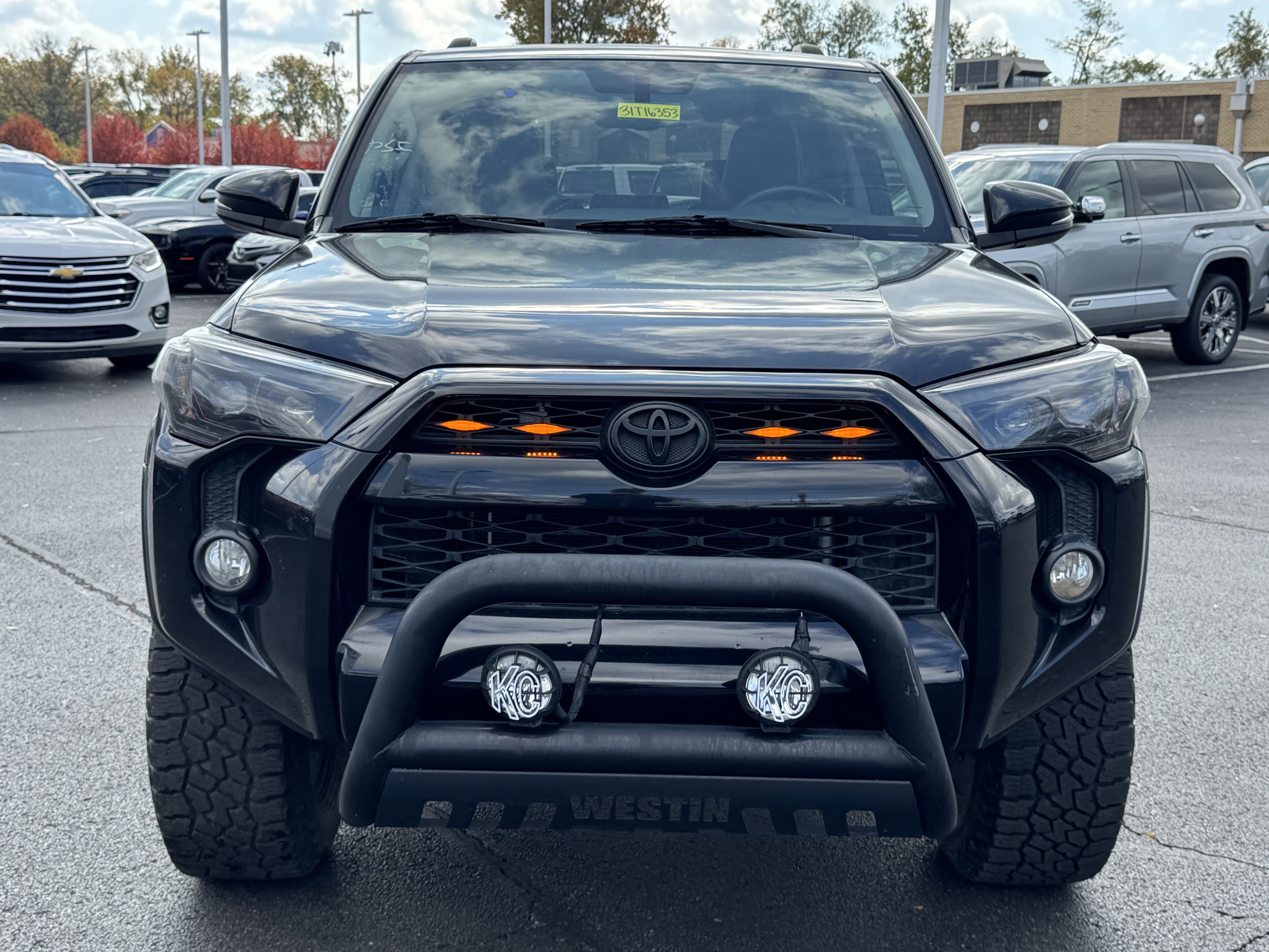 Used 2018 Toyota 4Runner SR5 Premium image 14