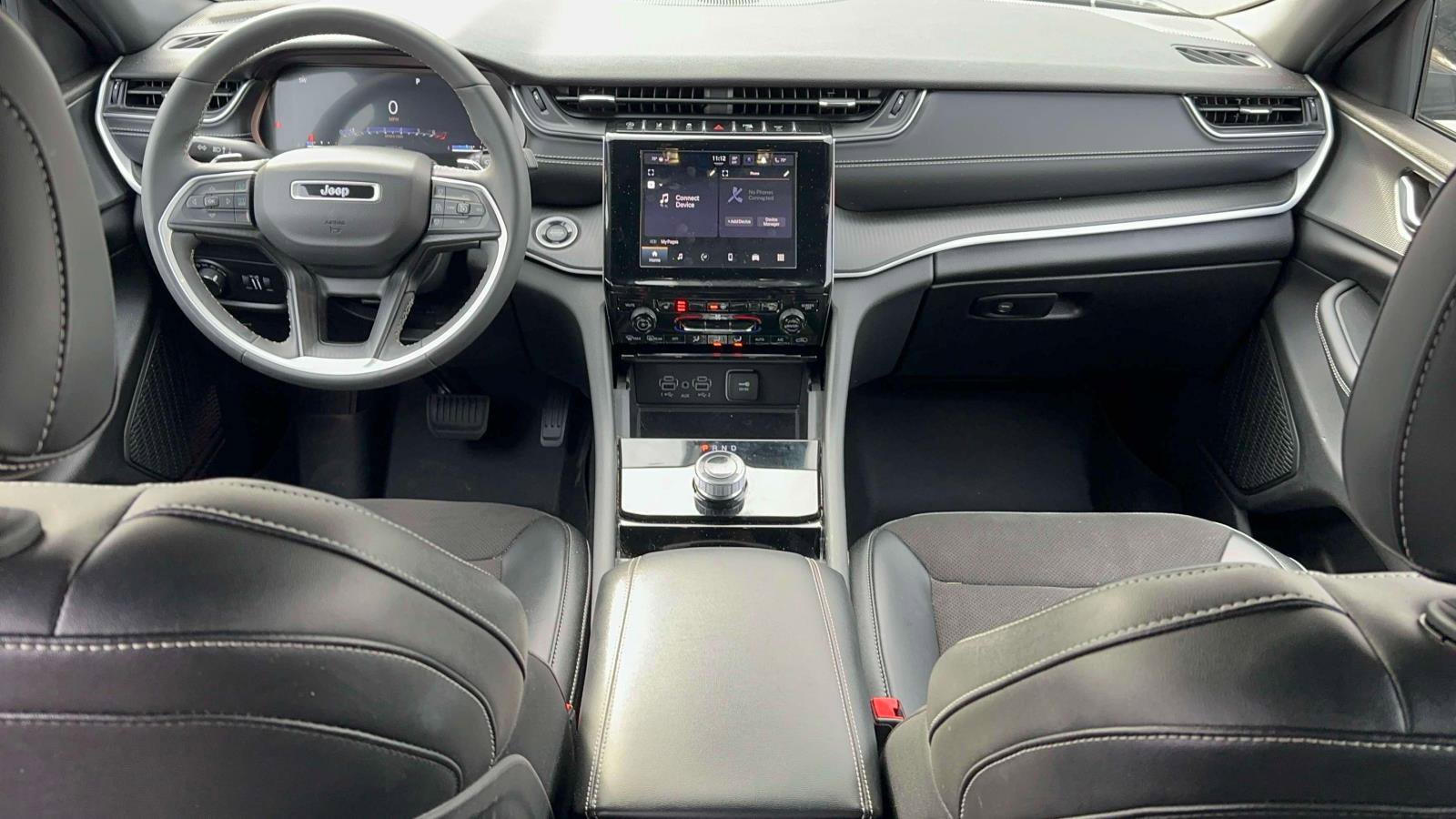 Used 2023 Jeep Grand Cherokee L Laredo image 11