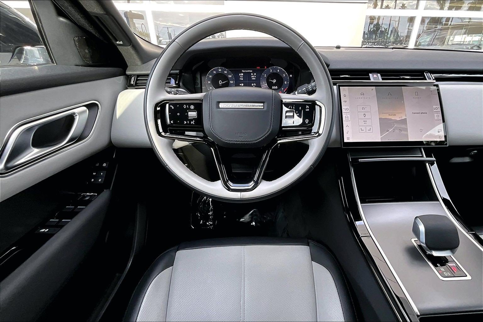 Used 2026 Land Rover Range Rover Velar S AWD/4WD image 5