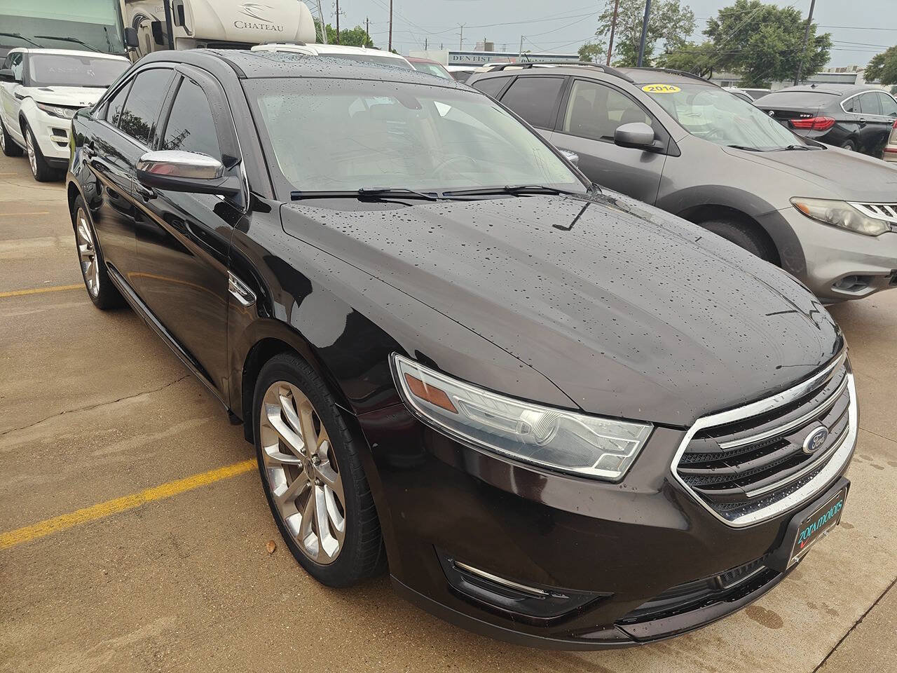 Used 2013 Ford Taurus Limited FWD image 4