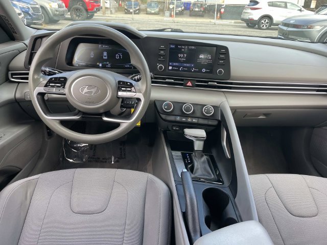 Certified 2024 Hyundai Elantra SE FWD image 13
