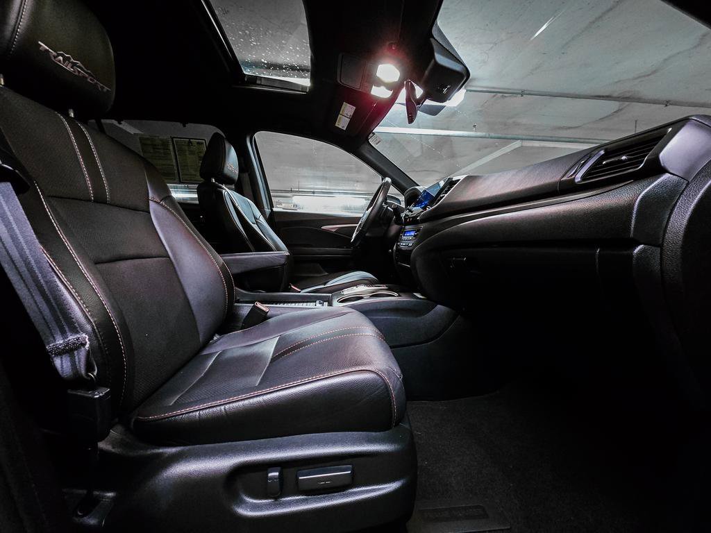 Used 2023 Honda Passport TrailSport image 38