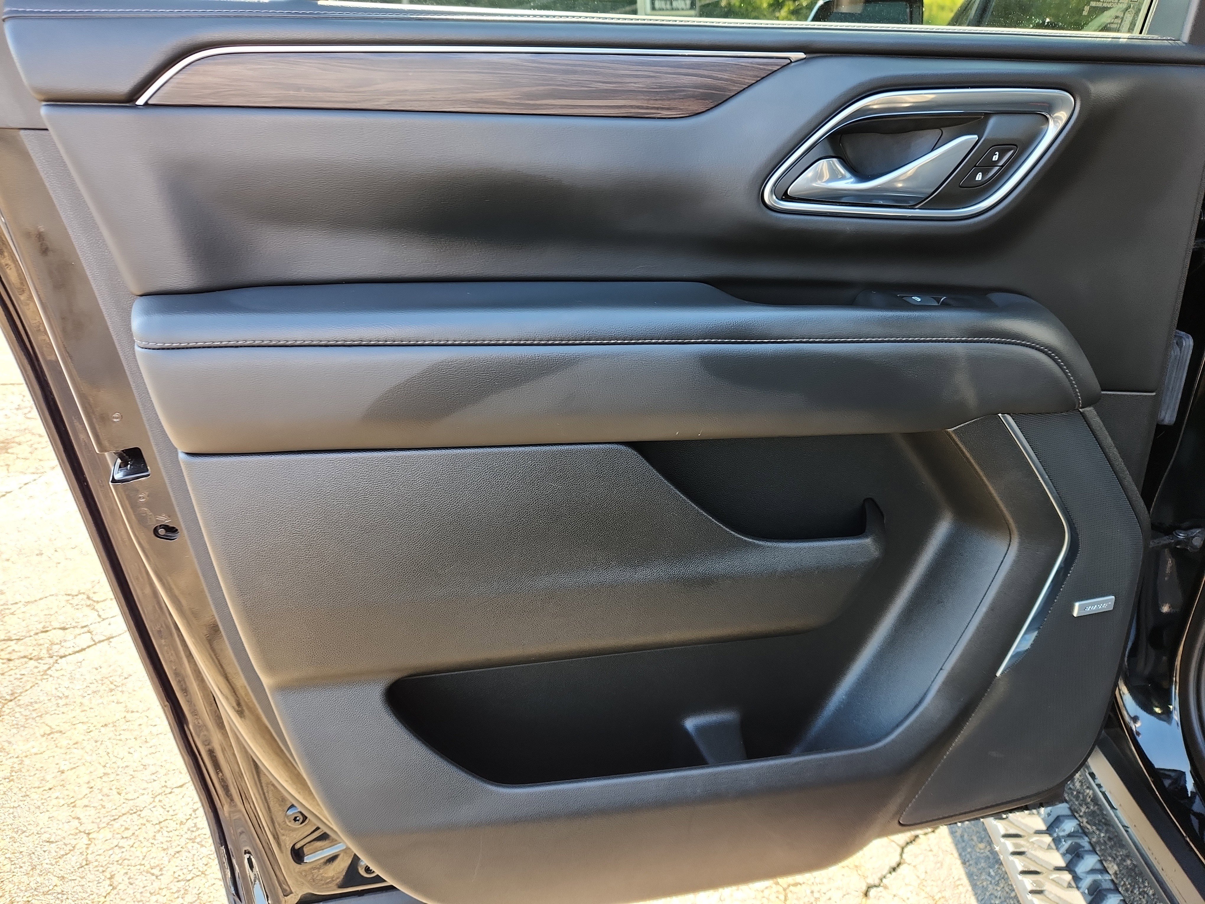 Used 2023 Chevrolet Suburban Z71 w/ Z71 Off-Road Package image 43