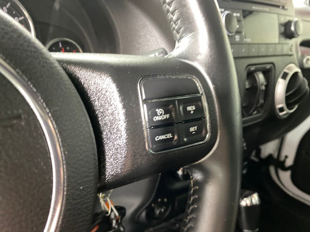 Used 2014 Jeep Wrangler Unlimited Rubicon w/ Connectivity Group image 16