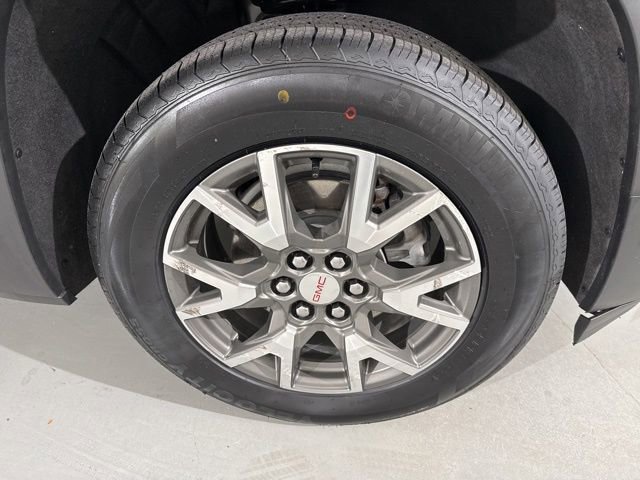 Used 2022 GMC Acadia SLE image 16