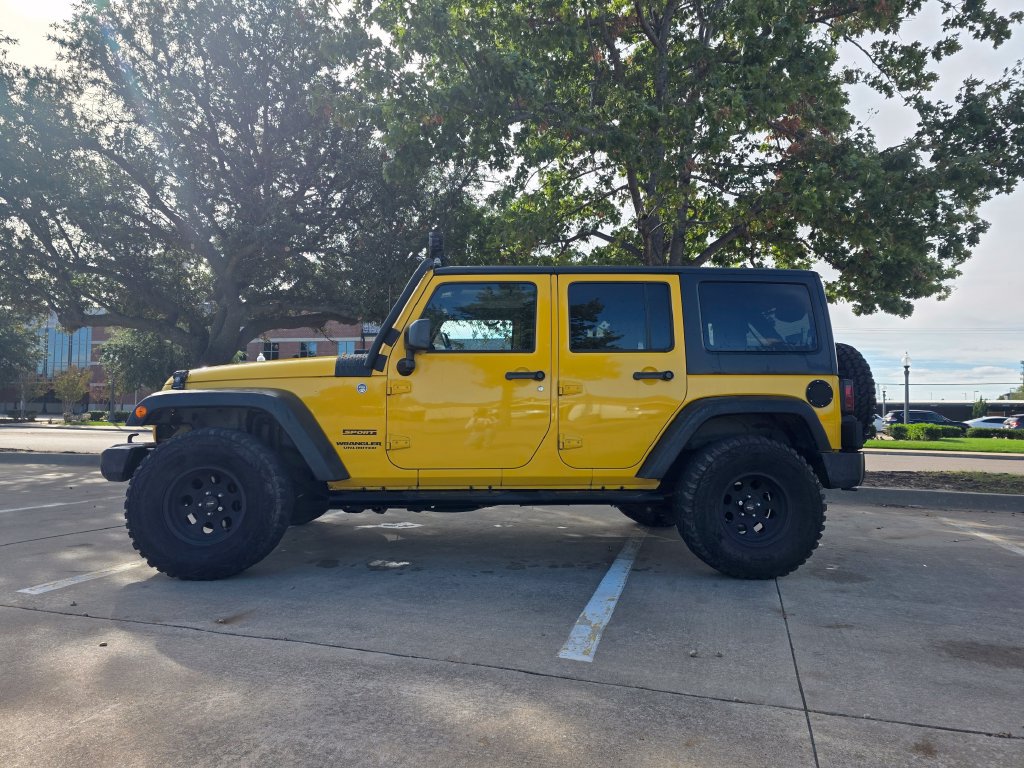 Used 2015 Jeep Wrangler Unlimited Sport w/ Quick Order Package 24S AWD/4WD image 19