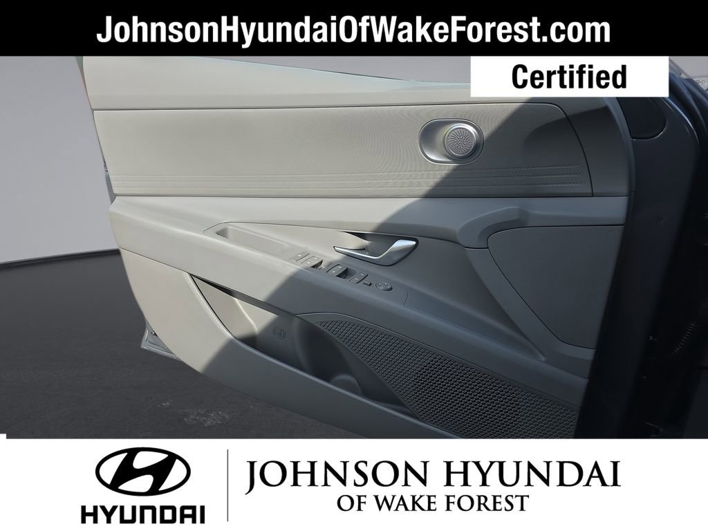 Certified 2025 Hyundai Elantra SE image 35