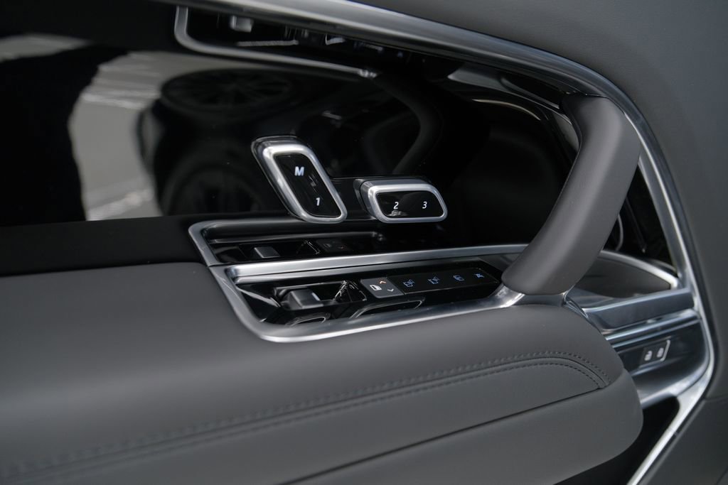 Used 2026 Land Rover Range Rover Long Wheelbase SE image 56