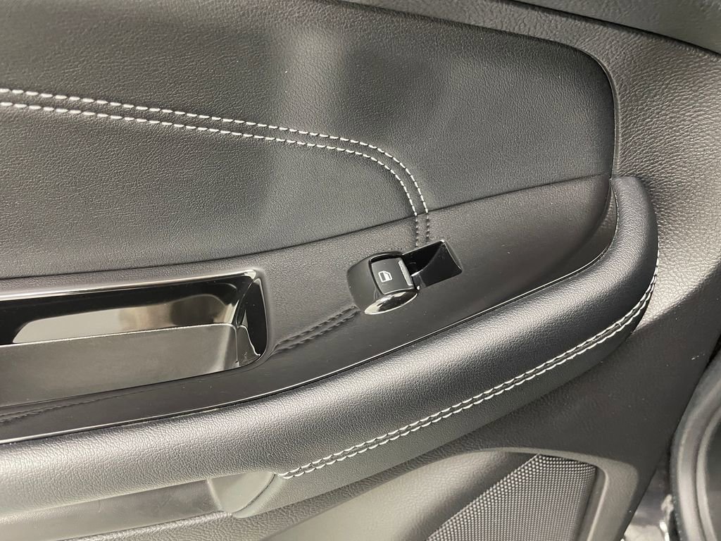 Used 2020 Ford Edge Titanium image 54