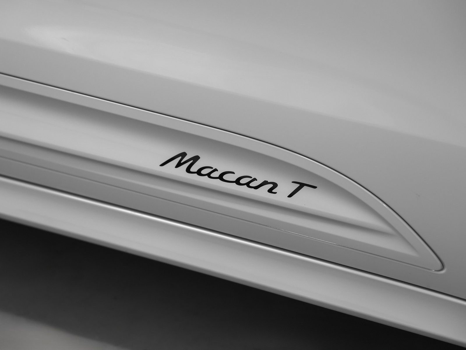 New 2026 Porsche Macan Turbo image 15