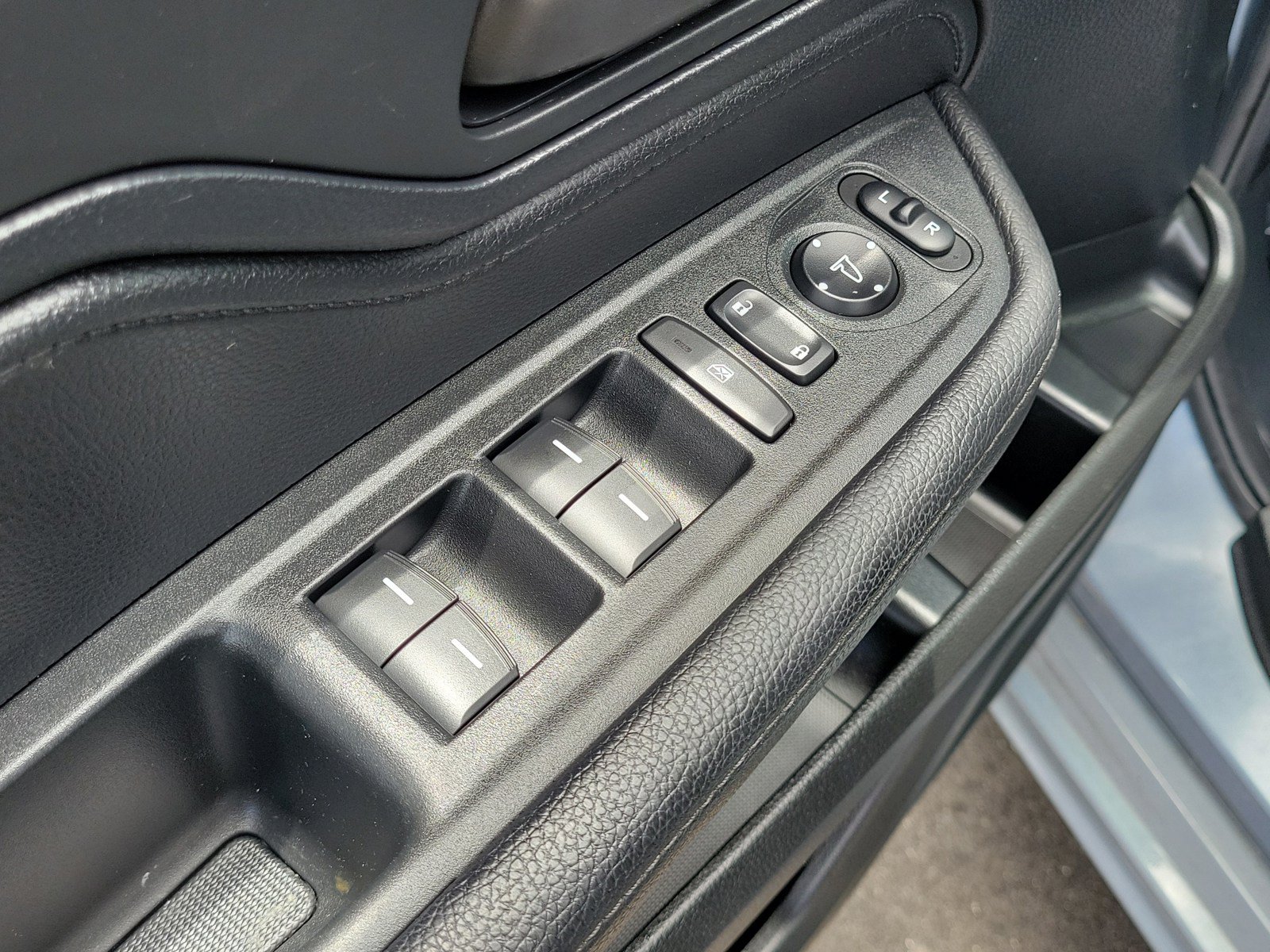 Used 2024 Honda Odyssey Sport image 14