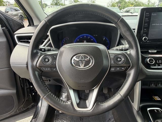 Used 2022 Toyota Corolla Cross XLE w/ Convenience Package AWD/4WD image 16