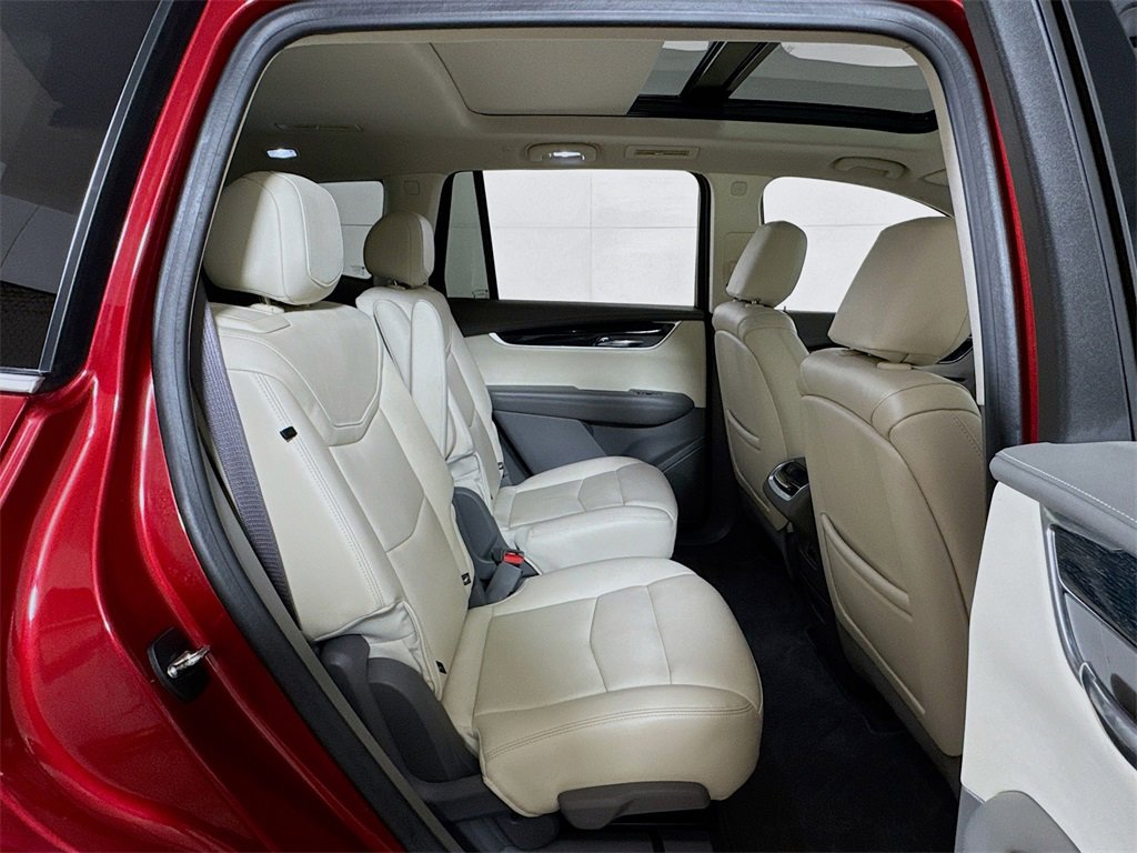 Used 2022 Cadillac XT6 Premium Luxury image 27
